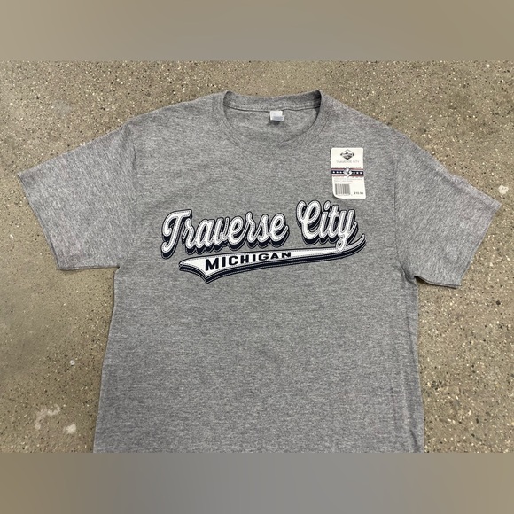 NWT Michigan Great Lakes Traverse City soft T-shirt size Small - Picture 3 of 8